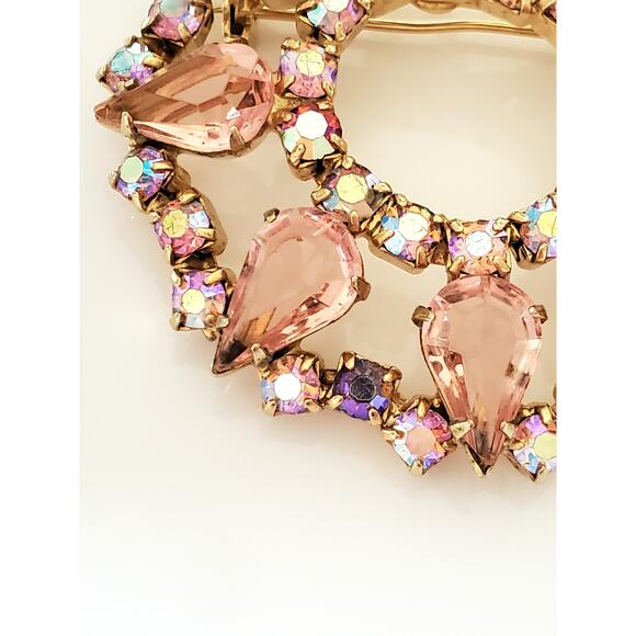 Vintage Mid-Century Aurora Borealis and Pink Rhinestone Wreath Brooch - Picture 3 of 6